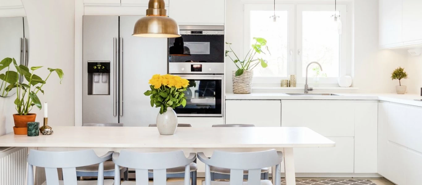 Μυρωδιά τσιγάρου: Δείτε τους 2+1 τρόπους για να την εξαφανίσετε από το χώρο σας